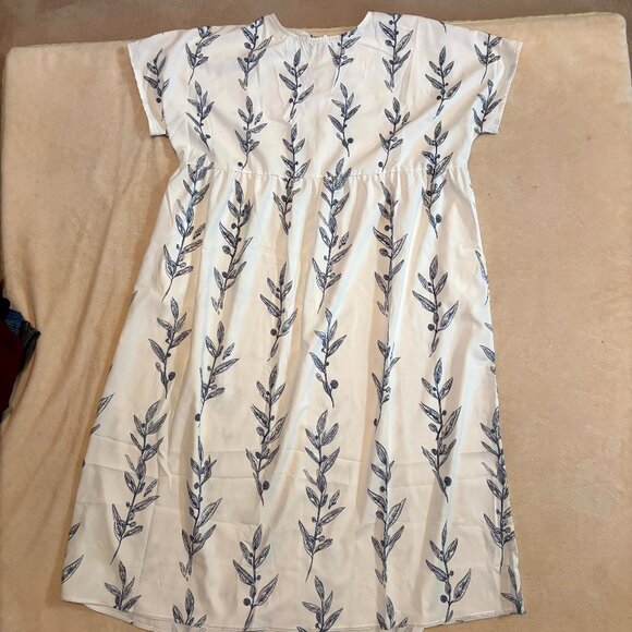Women’s 2X White Blue Botanical Print Babydoll Midi Dress - Picture 1 of 3